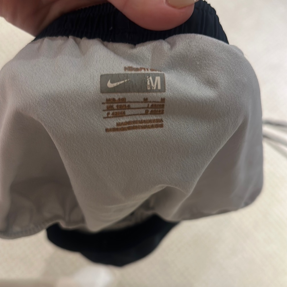 Nike Women’s DriFit Tempo Running Shorts - Picture 4 of 4